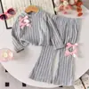 Baoxin Amazon Conjunto Casual Otoñal Europeo y Americano Top de Rayas Grises Pantalones Acampanados de Corte Ajustado Ropa para Niñas