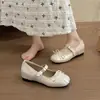 Novos Sapatos Mary Jane de Couro com Saia, Sapatos de Festa, Estilo Francês, Salto Escondido, Sapatilhas Prata para Mulheres, Verão 2026