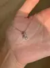 Diseño Minimalista Cadena Versátil para Clavícula Joyería Moda de Nicho Collar Colgante de Alta Gama para Mujeres Collar de Diamante Único Iris