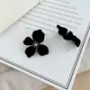 Pendientes Negros Florales Únicos de Lujo Ligero Estilo Francés con un Diseño de Nicho, Pendientes de Clip de Bobina de Mosquitos para Otoño e Invierno