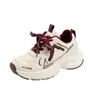 Sapatos Infantis Sapatos Esportivos para Meninos 2026 Nova Primavera Sapatos Casuais Brancos para Crianças Sapatos de Couro Antiderrapantes Estilo Pai para Crianças de Meia-Idade e Grandes