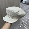 Estilo Nuevo Otoño e Invierno Gorra Militar Dorada con Lentejuelas y Hilo Dorado de Copa Plana para Mujer, Gorra de Béisbol Cálida Artística de Moda de Lujo Ligero