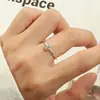 Anillo de Flor Minimalista Rosa de Nicho de Moda Anillo de Cola de Anillo de Temperamento de Lujo Ligero de Gama Alta Fabricante de Origen
