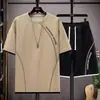 Traje Deportivo de Seda Helada para Hombre Verano 2025 Conjunto de Dos Piezas de Camiseta Casual de Manga Corta de Moda y Pantalones Cortos Holgados