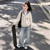 Conjunto de Jaqueta com Capuz Xadrez Color Block Estilo College e Jeans Estrela Coreana para Crianças Mais Velhas - Coleção Primavera/Outono 2026