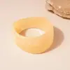 Design de Pulseira Larga em Resina com Gradiente Bege Castanho Claro Transfronteiriça Europeia e Americana, Pulseira Minimalista de Nicho, Acessório de Mão Versátil na Moda