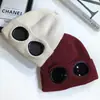 Gafas cortavientos y gorros de esquí forrados de forro polar para otoño e invierno para hombres y mujeres, Gafas y gorros de punto cálidos de lana estilo europeo y americano de Amazon