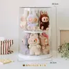 Caja de Exhibición de Colgantes Labubu Caja Transparente Giratoria para Muñeco de Peluche Labubu Juguete Exhibidor de Pie para Almacenamiento de Cajas Sorpresa