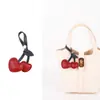 Pingente de Bolsa de Corda Trançada Coração Cereja Colorido Contrastante, Acessório Versátil para Meninas, Chaveiro de Presente de Aniversário para Melhor Amiga