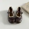 Sapatos femininos de couro estilo sapatilha bico redondo com sola grossa, novo modelo outono 2026, sapatos Mary Jane franceses retrô com sola macia que aumentam a altura