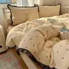Conjunto de Roupa de Cama de Quatro Peças Estilo Renda Francesa 100% Algodão Classe A Estilo Coreano Capa de Edredom de Algodão Puro Lençol de Cima Lençol com Elástico Dormitório Três Peças