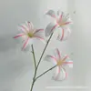 Nueva Flor de Lirio Dorado de 3 Cabezas Impresa en 3D Lirio Silvestre Decoración para Salón de Bodas Flor Artificial Exportación Directa Fabricante de Flores Artificiales Venta al por Mayor