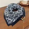 Bufanda pequeña cuadrada de terciopelo con hebilla, estilo coreano, flores, plantas, letras, a juego para otoño e invierno, artística, retro