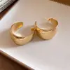 Pendientes de Plata de Metal Aguja de Plata Europeos y Americanos Transfronterizos en Forma de C Pendientes Simples de Moda Accesorios de Pendientes Versátiles de Lujo Ligero de Gama Alta para Mujeres Venta al por Mayor