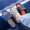Pantuflas de Masaje con Bloques de Color de Moda para Mujer 2026 Modelo Nuevo para Interiores Engrosadas Antideslizantes Resistentes al Desgaste para Hombre