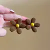 Pendientes Retro de Flores Afelpadas de Colores 2025 Nuevo Estilo Caliente Dulces Pendientes Afelpados Lindos Versátiles de Nicho para Mujer
