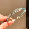 Pulsera Abierta de Tres Capas con Perlas de Vidrio y Circonita Francesa, Pulsera de Lujo Ligero de Alta Gama, Joyería de Mano Exquisita y Versátil de Nicho para Mujeres