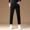 Jeans de verão leve de marca francesa de alta qualidade para homens, corte slim, elástico, calça casual cropped para pessoas baixinhas