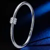 Pulsera de Acero Inoxidable Transfronteriza Estilo Europeo y Americano Pulsera de Trébol de Cuatro Hojas Chapada en Oro de 18 Quilates Pulsera Versátil de Acero de Titanio con Trébol para Mujer