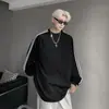 Sudadera gris de cuello redondo estilo americano para hombre, nuevo modelo primavera y otoño 2026, bloques de color de tres rayas, chaqueta elegante y casual