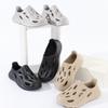 2025 Nuevos Zapatos Croc para Hombre Eva Sandalias Ultraligeras Antideslizantes Desodorantes Zapatillas Baotou Tacón de Bolsa Zapatos de Playa Zapatos de Coco