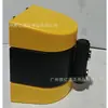 Barreira Retrátil de Parede para Corredores, Passagens e Caixas Registradoras, com Carcaça de Plástico e Fita Amarelo-Preta, Apresentando uma Cabeça Retrátil