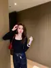 Camiseta cuadrada de manga larga para mujer para primavera y otoño con copas incorporadas, corte ajustado, que realza la figura, estilo puro y sensual, crop top corto