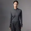 Elegante y refinado suéter fino de lana hilada fina, suave y amigable con la piel, transpirable, adecuado para el uso diario de mujer, se puede usar tanto por dentro como por fuera, top de punto de color liso