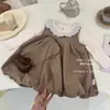 Vestido de bolinhas para meninas, coleção de outono 2026, novo estilo de vestido de princesa infantil, moderno vestido colete para meninas para o outono