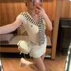 Conjunto de Dos Piezas de Verano con Top de Punto Bordado Femenino de Manga Corta con Cuello en V y Hombros Rayados
