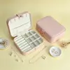 Caja de almacenamiento de joyería larga de cuero más vendida en el extranjero, caja de accesorios portátil, caja de exhibición de escritorio para pendientes, colgantes y anillos, venta al por mayor