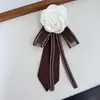 Broche Flor de Laço Marrom Café Estilo College Britânico Retrô Coreano Acessório Versátil para Casaco Outono e Inverno Ornamento de Peito