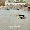 Item Quente Outono/Inverno 2026 Classe A Mãe e Bebê Estilo Ins Estampa Cartoon Conjunto de Quatro Peças Leite Fleece Alta Gramatura Quente Espessado