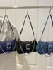 Bolsa Pequeña Cuadrada de Mano Texturizada de Lujo Ligero al por Mayor para Mujer 2025 Otoño Nueva Moda Cuadrada Pinzas Bolso de Hombro Cadena Bolso Cruzado