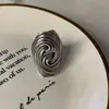 Gloria de la Mañana Coreana Estilo Étnico Anillo de Raya Retorcida Nuevo para Mujer Plata Tailandesa Retro Lujo Ligero Moda Anillo Versátil Tendencia
