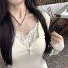 Camiseta de manga larga para mujer con diseño ajustado para otoño e invierno, con empalme de encaje floral, estilo falso dos piezas