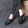 Sandalias tejidas populares de comercio exterior, nuevos zapatos de abuela de moda de verano estilo coreano, zapatos romanos de tacón grueso ahuecados de suela blanda de punta cerrada