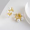 Aretes de aro en forma de C de perlas degradadas de alta calidad estilo francés chapados en oro real de 18K elegantes aretes de aguja de plata
