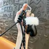 Chaveiro Criativo Novo de Pelúcia e Couro Luvas Exquisite Fofo Pingente de Bolsa Chaveiro de Carro Presente Atacado