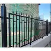 Cercado moderno de acero galvanizado escalonado, resistente a la intemperie y a la corrosión, hecho a medida para áreas residenciales, parques industriales y proyectos de protección de muros municipales