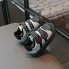 Nuevos Zapatos Casuales para Niños Otoño/Invierno 2026 Lindos de Dibujos Animados Cálidos con Felpa Puntera de Concha Unisex Versátiles Zapatos de Tabla