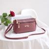 Bolsos al por mayor en Guangzhou Estilo nuevo Bolsos de mamá Casual Versátil Moda coreana Bolsos de hombro para mujer Bolsos para mujeres de mediana edad Transfronterizo