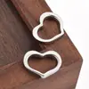 Colgante decorativo de corazón hueco de acero inoxidable, accesorio de joyería vintage DIY de alta gama, colgante para collar y pulsera en forma de corazón