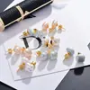 Pendientes de Botón Cuadrados de Perla Populares de Influencer de Moda Pendientes Versátiles Exquisitos Pendientes de Diseño de Nicho de Perla de Pan de Alto Nivel