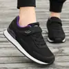 Sapatos Femininos para Idosos Primavera Nova Loja Principal Genuíno Antiderrapante Solado Macio Malha Sapatos de Mãe Antiderrapante Sapatos de Caminhada para Pessoas de Meia-Idade e Idosos