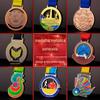 Medalha de metal para maratona com pintura personalizada medalha comemorativa reunião esportiva personalizada bandeja de madeira medalha comemorativa atacado Taekwondo