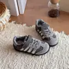 Zapatos Deportivos Infantiles 2026 Otoño Nuevo Estilo Niños Niñas Moda Versátiles Casuales Velcro Caña Baja Zapatos Cortez