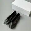 Versão em pele de ovelha estilo nicho linha macia couro macio sapatos de salto baixo único feminino bico quadrado fundo plano sapatilhas slip-on pessoa preguiçosa sapatos pequenos de couro