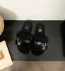 Coleção Outono/Inverno 2026: Chinelos femininos fofos com sola grossa, design estilo coreano, com fivela e tira única, perfeitos para usar ao ar livre