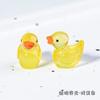 Artesanías de resina con dibujos animados tridimensionales, luminosos, transparentes, de pato, llavero DIY, decoración de micropaisaje para coche